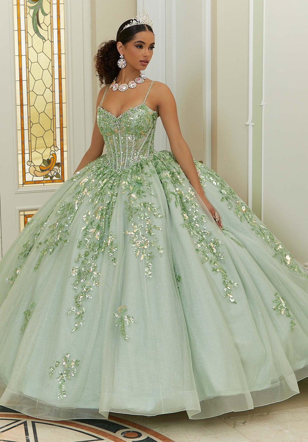Vestido de quinceañera con lentejuelas y diamantes de imitación en tul brillante