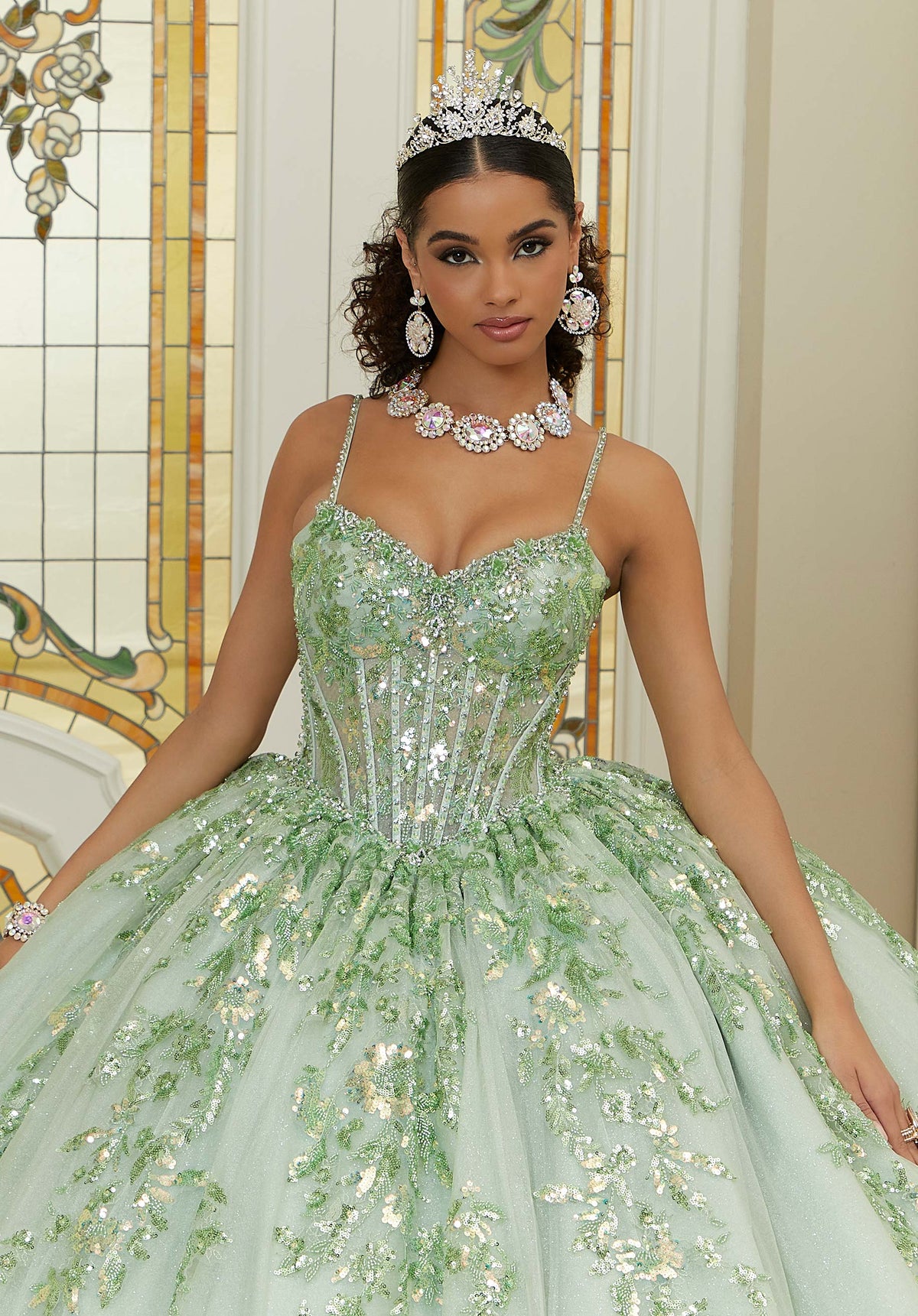 Vestido de quinceañera con lentejuelas y diamantes de imitación en tul brillante