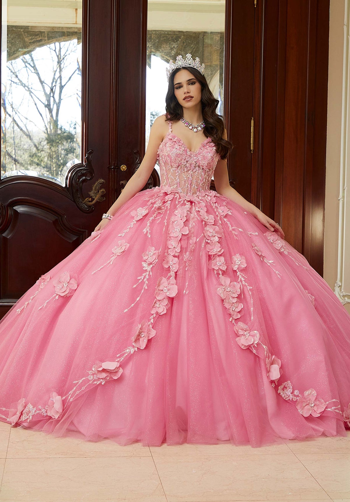 Vestido de quinceañera con cuentas de cristal y apliques florales tridimensionales de brillo