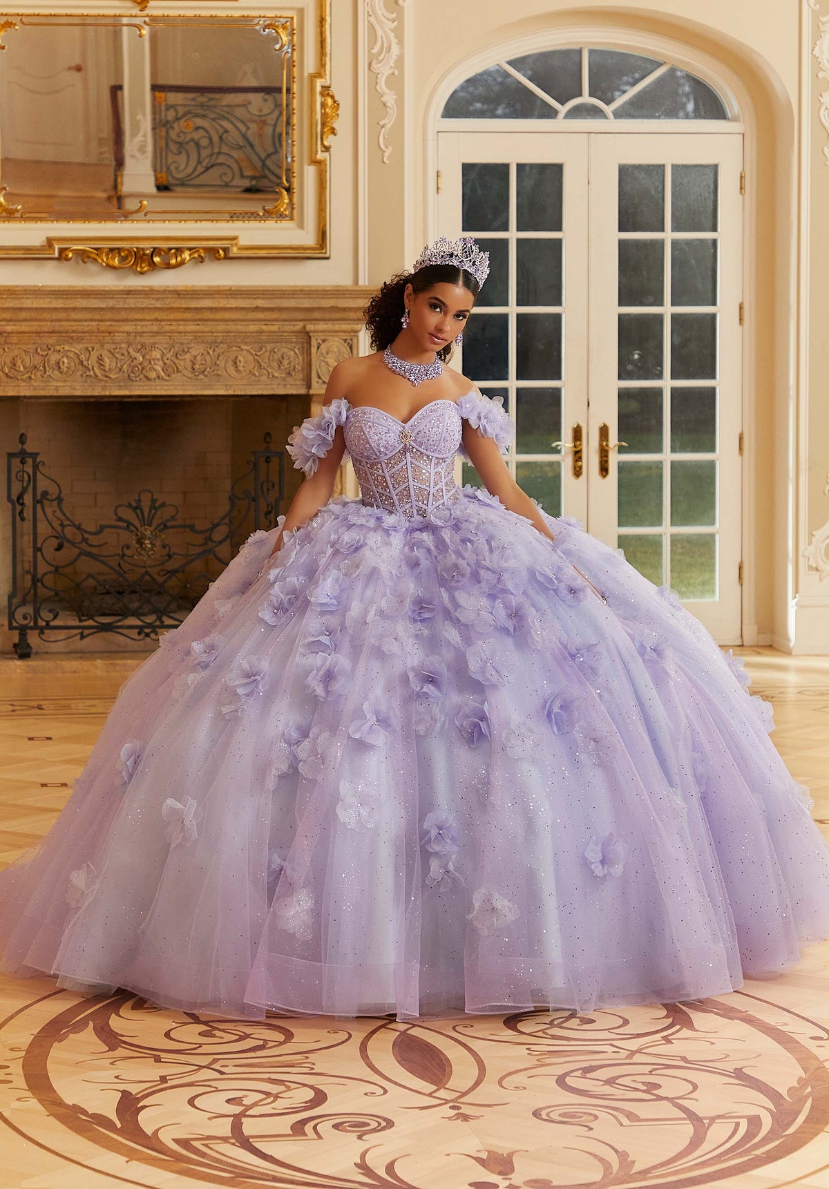 Vestido de quinceañera de tul brillante en capas con flores tridimensionales